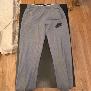 Gray Nike Sweatpantz